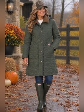 NWT Hunter Quilted Allison Long Barn Jacket Hunter Green, Corduroy Collar Sz M
